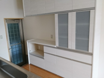 くつろぎタイムにはやっぱり畳。肌触りがよく柔らかい。最近は擦れや水に強い素材もあり、耐久性もたかくなっています。　