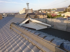 複合フローリングは傷がつきにくく、お手入れ簡単。機能もいろいろあります。