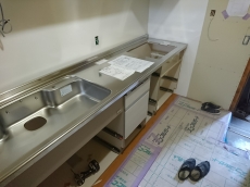 無垢フローリングは木の質感や香りが味わえて、夏はさらり、冬は温かみがあります。 