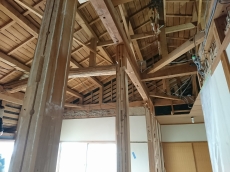 耐震工事も住みながらできます。既存の壁に耐震補強し外壁材を重ねれば廃材も出ません。