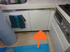 外壁塗装の費用の目安は60万円から90万円。アクリル・ウレタン・シリコン・フッ素の順に高くなります。