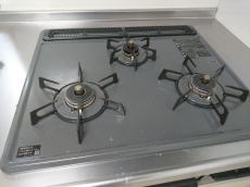 ステンレスキッチンは熱に強く耐久性に優れています。匂いやカビもつきにくい!!