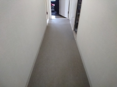 表面が硬く、滑らかな人工大理石はデザイン性がよく、汚れ落ちもいい素材の代表!カラーも豊富