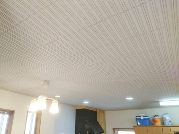  外壁・屋根塗装はご一緒に。10年から15年を目安に塗り直しましょう 