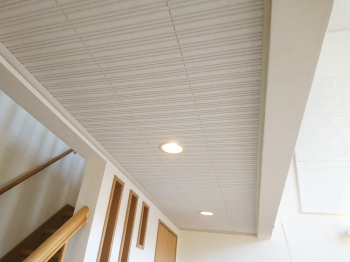 外壁塗り替えのサインはひび割れ・剥がれ・色褪せ・変色・チョーキング