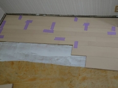 表面が硬く、滑らかな人工大理石はデザイン性がよく、汚れ落ちもいい素材の代表!カラーも豊富