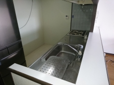 夏のひざしは外でシャットアウト ひさし・オーニング・ロールカーテン取り付け