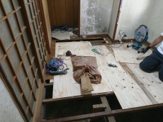 外の熱を入れない高断熱ガラスやs二重サッシで窓周りで暑さ寒さの対策を!!