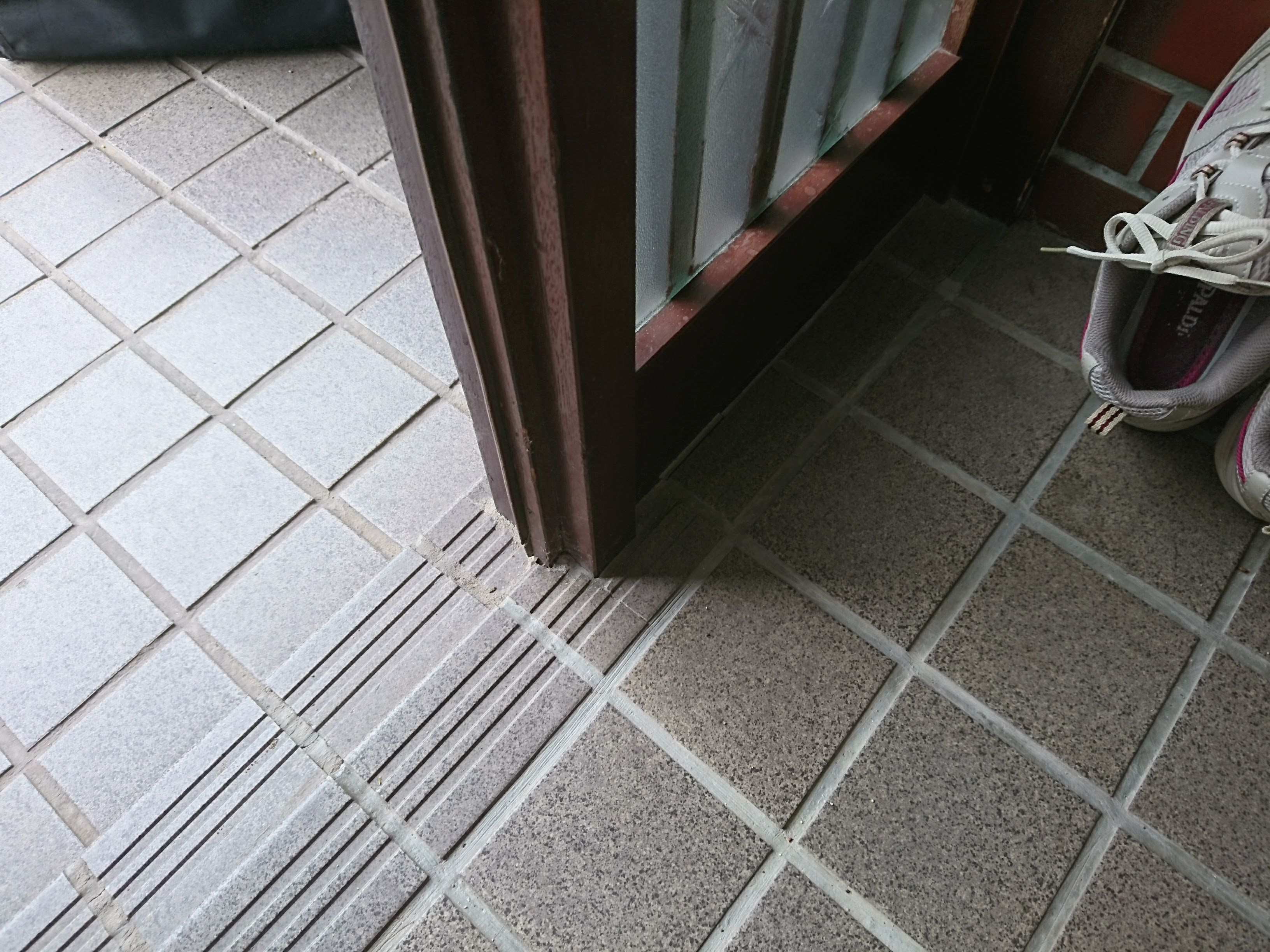 フローリング貼り換え　クロス貼り替えでお部屋のイメージチェンジ